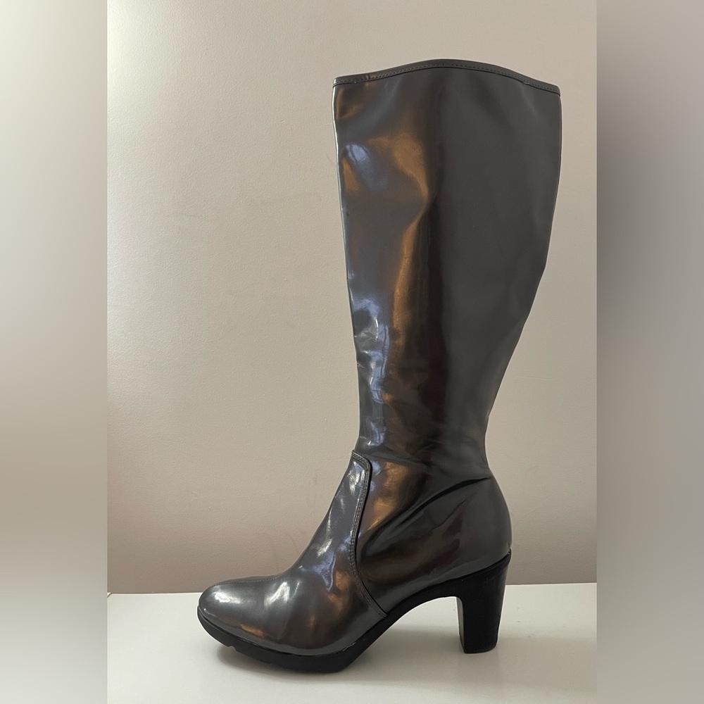 🌸 Bandolino Rain Boots